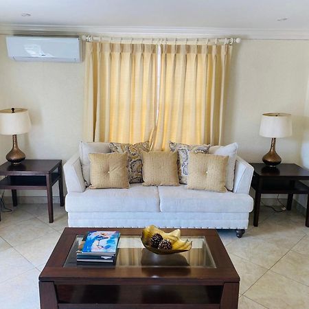Bianca Bay 3 Bedroom West Coast Beach Front Villa Saint James Dış mekan fotoğraf